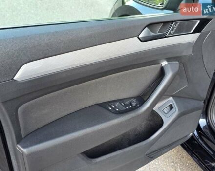 Черный Фольксваген Пассат, объемом двигателя 1.97 л и пробегом 196 тыс. км за 22999 $, фото 32 на Automoto.ua