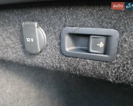 Черный Фольксваген Пассат, объемом двигателя 1.97 л и пробегом 196 тыс. км за 22999 $, фото 42 на Automoto.ua