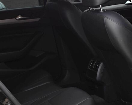 Черный Фольксваген Пассат, объемом двигателя 2 л и пробегом 240 тыс. км за 15450 $, фото 17 на Automoto.ua