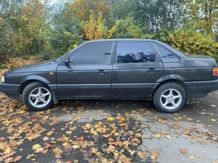 Черный Фольксваген Пассат, объемом двигателя 1.8 л и пробегом 100 тыс. км за 2100 $, фото 1 на Automoto.ua