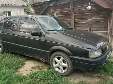 Чорний Фольксваген Пассат, об'ємом двигуна 1.8 л та пробігом 379 тис. км за 1500 $, фото 1 на Automoto.ua