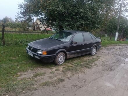 Черный Фольксваген Пассат, объемом двигателя 1.9 л и пробегом 300 тыс. км за 1350 $, фото 1 на Automoto.ua