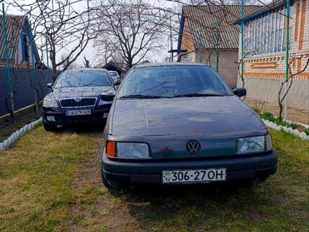 Фольксваген Пассат 1990 в Теплике на Automoto.ua Черный Фольксваген Пассат, объемом двигателя 1.8 л и пробегом 380 тыс. км за 1150 $, фото 1 на Automoto.ua