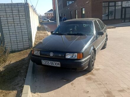 Фольксваген Пассат 1990 в Нетешине на Automoto.ua Черный Фольксваген Пассат, объемом двигателя 1.6 л и пробегом 250 тыс. км за 2700 $, фото 1 на Automoto.ua