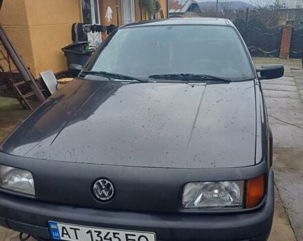 Черный Фольксваген Пассат, объемом двигателя 1.3 л и пробегом 321 тыс. км за 2500 $, фото 1 на Automoto.ua