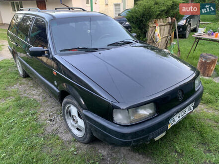 Фольксваген Пассат 1991 у Трускавце на Automoto.ua Чорний Фольксваген Пассат, об'ємом двигуна 1.8 л та пробігом 250 тис. км за 850 $, фото 1 на Automoto.ua