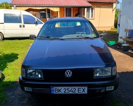 Черный Фольксваген Пассат, объемом двигателя 1.9 л и пробегом 569 тыс. км за 1500 $, фото 1 на Automoto.ua