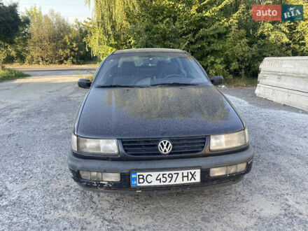 Фольксваген Пассат 1994 у Жовкві на Automoto.ua Чорний Фольксваген Пассат, об'ємом двигуна 1.8 л та пробігом 450 тис. км за 1500 $, фото 1 на Automoto.ua