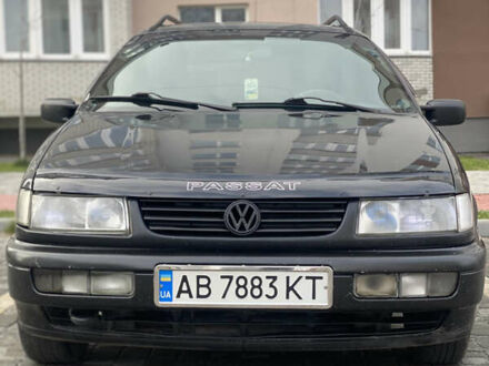 Черный Фольксваген Пассат, объемом двигателя 1.8 л и пробегом 415 тыс. км за 2299 $, фото 1 на Automoto.ua