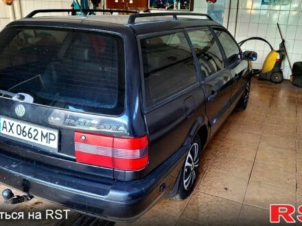 Черный Фольксваген Пассат, объемом двигателя 1.8 л и пробегом 450 тыс. км за 2900 $, фото 1 на Automoto.ua