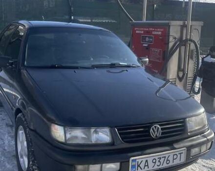 Черный Фольксваген Пассат, объемом двигателя 2 л и пробегом 350 тыс. км за 2600 $, фото 1 на Automoto.ua