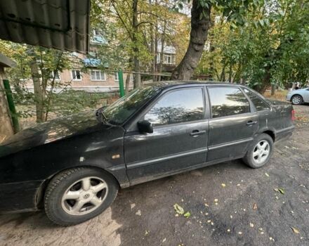 Черный Фольксваген Пассат, объемом двигателя 2 л и пробегом 350 тыс. км за 2400 $, фото 1 на Automoto.ua