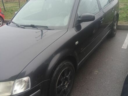 Чорний Фольксваген Пассат, об'ємом двигуна 1.6 л та пробігом 400 тис. км за 2200 $, фото 1 на Automoto.ua