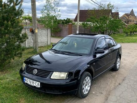 Фольксваген Пассат 1996 у Царичанке на Automoto.ua Чорний Фольксваген Пассат, об'ємом двигуна 1.6 л та пробігом 300 тис. км за 2750 $, фото 1 на Automoto.ua