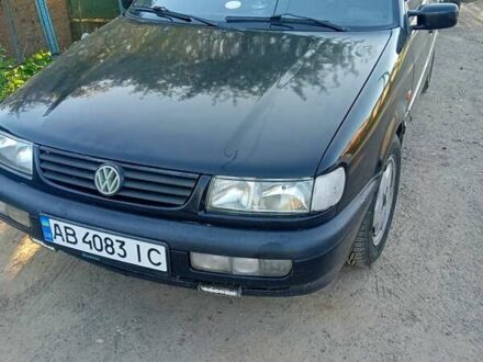 Черный Фольксваген Пассат, объемом двигателя 1.58 л и пробегом 350 тыс. км за 3000 $, фото 1 на Automoto.ua