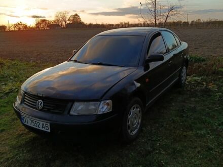 Черный Фольксваген Пассат, объемом двигателя 1.8 л и пробегом 260 тыс. км за 2700 $, фото 1 на Automoto.ua