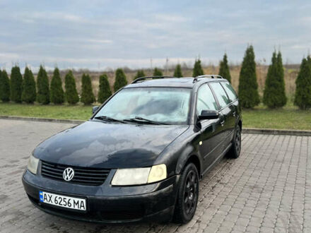 Черный Фольксваген Пассат, объемом двигателя 1.6 л и пробегом 350 тыс. км за 3200 $, фото 1 на Automoto.ua