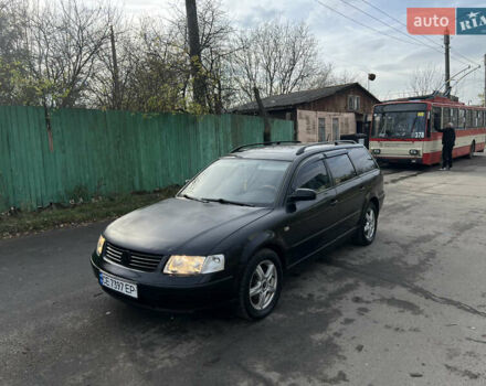 Черный Фольксваген Пассат, объемом двигателя 1.9 л и пробегом 300 тыс. км за 2599 $, фото 1 на Automoto.ua
