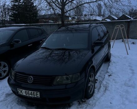Черный Фольксваген Пассат, объемом двигателя 1.8 л и пробегом 376 тыс. км за 2600 $, фото 1 на Automoto.ua