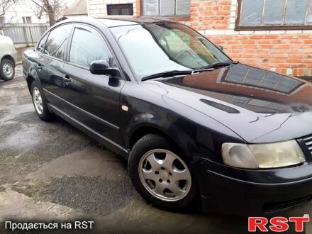 Черный Фольксваген Пассат, объемом двигателя 1.6 л и пробегом 390 тыс. км за 2999 $, фото 1 на Automoto.ua