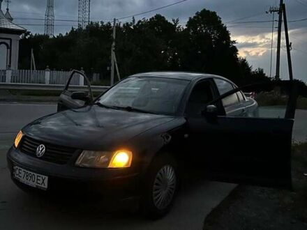 Черный Фольксваген Пассат, объемом двигателя 1.8 л и пробегом 199 тыс. км за 3300 $, фото 1 на Automoto.ua