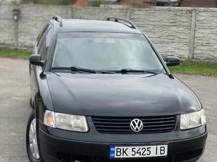 Фольксваген Пассат 1999 в Олевске на Automoto.ua Черный Фольксваген Пассат, объемом двигателя 1.6 л и пробегом 274 тыс. км за 3800 $, фото 1 на Automoto.ua