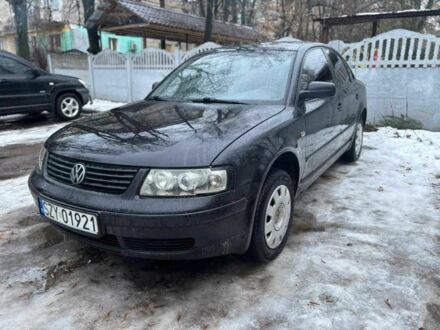 Черный Фольксваген Пассат, объемом двигателя 1.9 л и пробегом 350 тыс. км за 2450 $, фото 1 на Automoto.ua