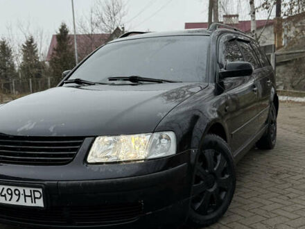 Черный Фольксваген Пассат, объемом двигателя 1.9 л и пробегом 300 тыс. км за 3600 $, фото 1 на Automoto.ua