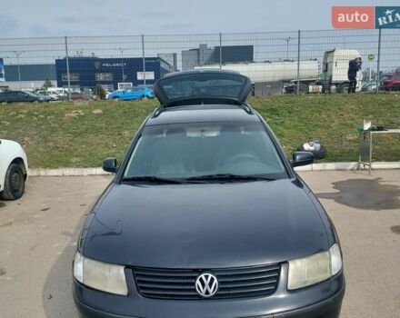 Черный Фольксваген Пассат, объемом двигателя 1.9 л и пробегом 520 тыс. км за 3000 $, фото 1 на Automoto.ua