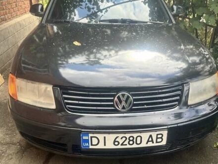 Черный Фольксваген Пассат, объемом двигателя 1.8 л и пробегом 460 тыс. км за 2600 $, фото 1 на Automoto.ua