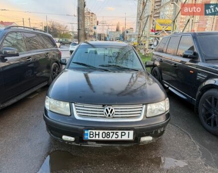 Черный Фольксваген Пассат, объемом двигателя 1.78 л и пробегом 300 тыс. км за 2300 $, фото 1 на Automoto.ua