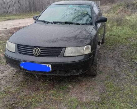 Черный Фольксваген Пассат, объемом двигателя 1.6 л и пробегом 270 тыс. км за 3500 $, фото 1 на Automoto.ua