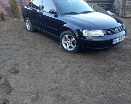 Черный Фольксваген Пассат, объемом двигателя 1.6 л и пробегом 176 тыс. км за 4600 $, фото 1 на Automoto.ua