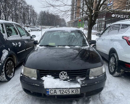 Черный Фольксваген Пассат, объемом двигателя 1.78 л и пробегом 390 тыс. км за 3100 $, фото 1 на Automoto.ua