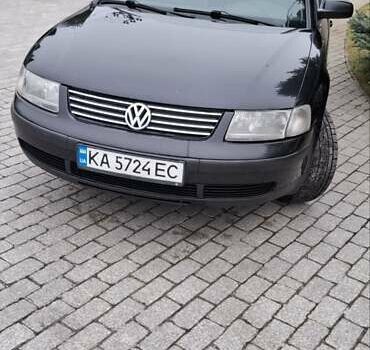 Черный Фольксваген Пассат, объемом двигателя 1.9 л и пробегом 475 тыс. км за 5000 $, фото 1 на Automoto.ua