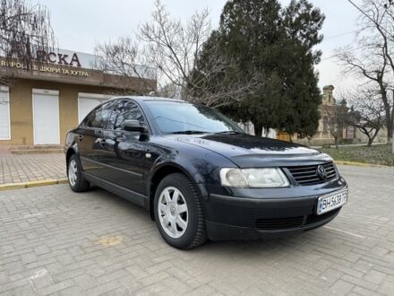 Черный Фольксваген Пассат, объемом двигателя 1.8 л и пробегом 301 тыс. км за 4900 $, фото 1 на Automoto.ua