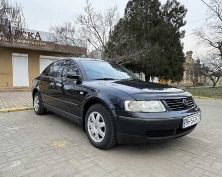 Черный Фольксваген Пассат, объемом двигателя 1.8 л и пробегом 301 тыс. км за 4900 $, фото 1 на Automoto.ua