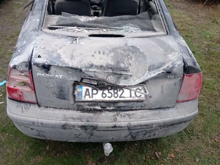 Черный Фольксваген Пассат, объемом двигателя 1.78 л и пробегом 315 тыс. км за 1500 $, фото 1 на Automoto.ua