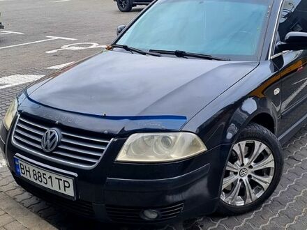 Черный Фольксваген Пассат, объемом двигателя 2.3 л и пробегом 294 тыс. км за 3800 $, фото 1 на Automoto.ua