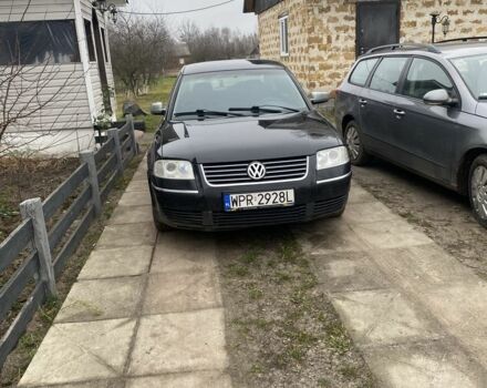 Черный Фольксваген Пассат, объемом двигателя 1.9 л и пробегом 385 тыс. км за 1600 $, фото 1 на Automoto.ua