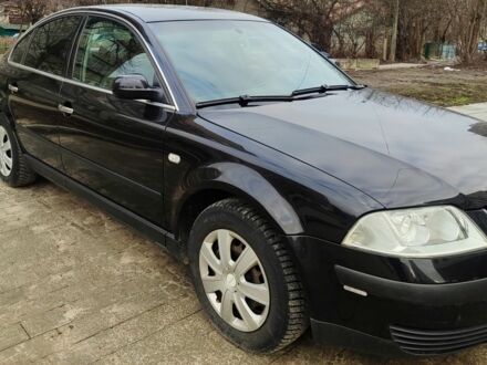 Черный Фольксваген Пассат, объемом двигателя 1.6 л и пробегом 205 тыс. км за 4500 $, фото 1 на Automoto.ua