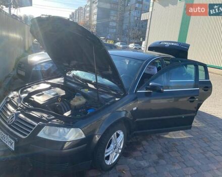 Черный Фольксваген Пассат, объемом двигателя 1.98 л и пробегом 305 тыс. км за 4800 $, фото 1 на Automoto.ua