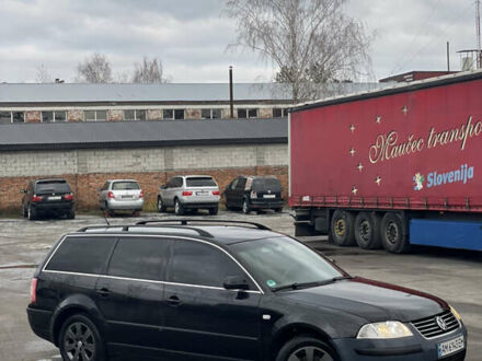 Черный Фольксваген Пассат, объемом двигателя 1.6 л и пробегом 303 тыс. км за 4199 $, фото 1 на Automoto.ua