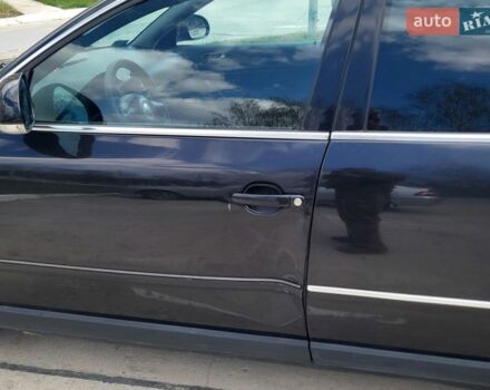 Черный Фольксваген Пассат, объемом двигателя 1.9 л и пробегом 438 тыс. км за 2000 $, фото 1 на Automoto.ua