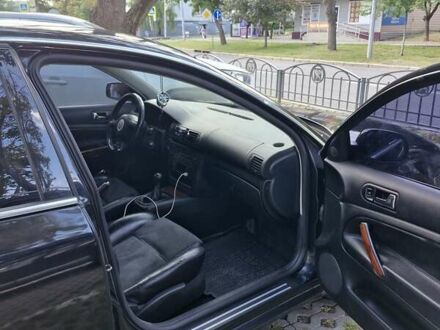 Чорний Фольксваген Пассат, об'ємом двигуна 1.78 л та пробігом 256 тис. км за 4200 $, фото 1 на Automoto.ua