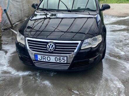 Чорний Фольксваген Пассат, об'ємом двигуна 2 л та пробігом 300 тис. км за 3500 $, фото 1 на Automoto.ua
