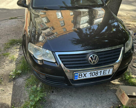 Чорний Фольксваген Пассат, об'ємом двигуна 1.6 л та пробігом 300 тис. км за 5900 $, фото 1 на Automoto.ua