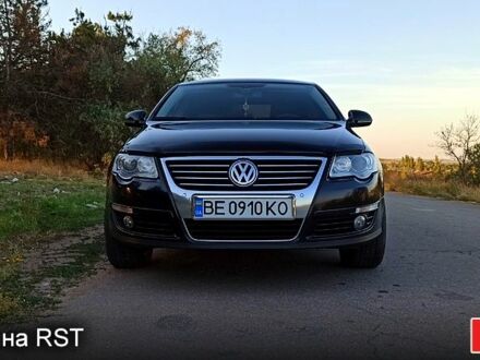 Чорний Фольксваген Пассат, об'ємом двигуна 2 л та пробігом 255 тис. км за 7400 $, фото 1 на Automoto.ua