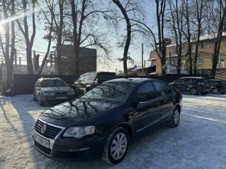 Черный Фольксваген Пассат, объемом двигателя 2 л и пробегом 325 тыс. км за 4650 $, фото 1 на Automoto.ua