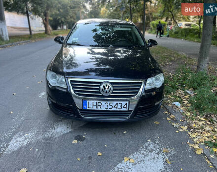 Черный Фольксваген Пассат, объемом двигателя 1.97 л и пробегом 300 тыс. км за 2500 $, фото 1 на Automoto.ua